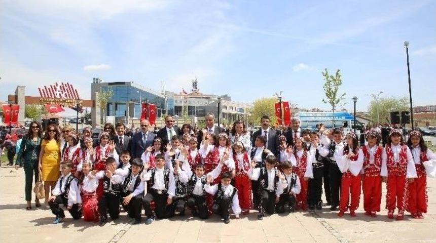 G&ouml;lbaşı&rsquo;nda 23 Nisan Coşkuyla Kutlandı