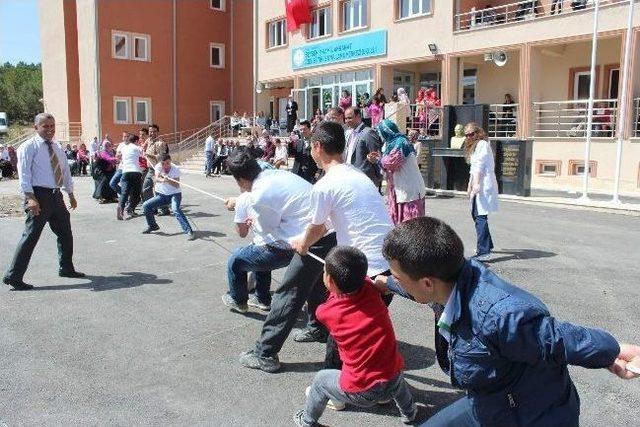 Beyşehir’de Özel Eğitim Okulu’nda 23 Nisan Coşkusu