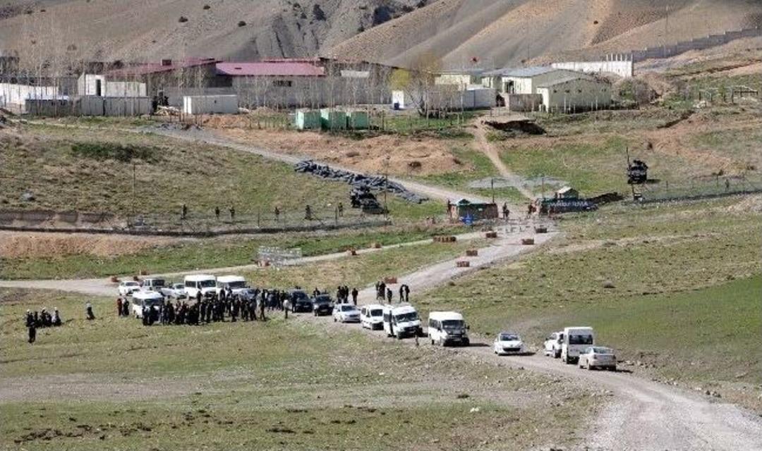 Van&rsquo;da &lsquo;kalekol&rsquo; Protestosu