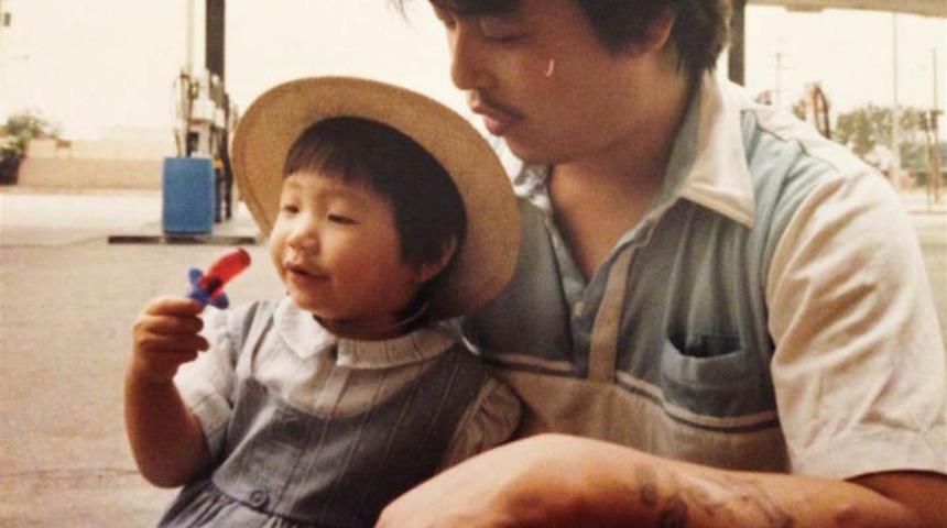 Evsizleri fotoğraflarken &ouml;z babasını buldu