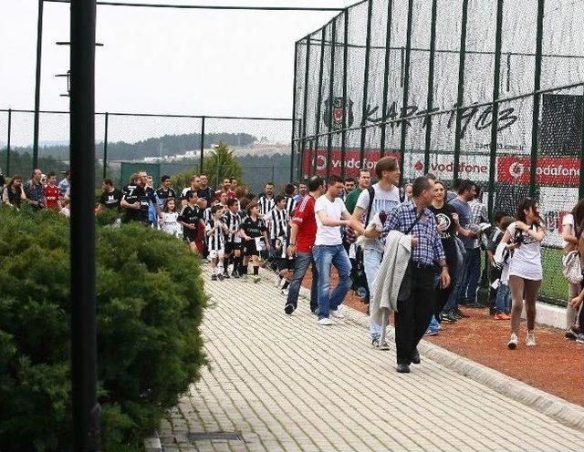 Beşiktaş Antrenmanında 23 Nisan Heyecanı