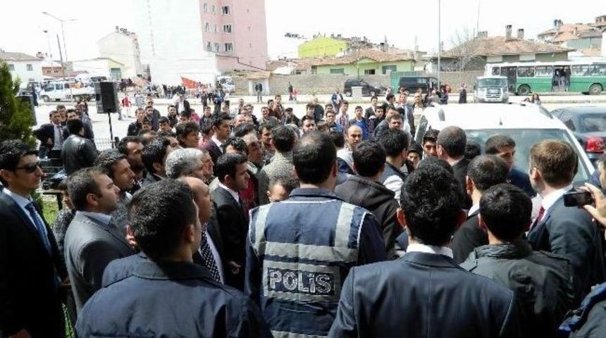 Kangal&rsquo;da 23 Nisan T&ouml;reninde Gerginlik