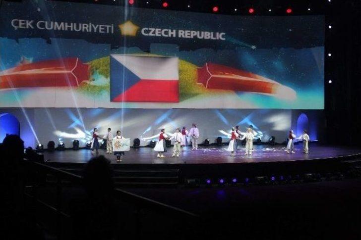 36. Uluslararası 23 Nisan Çocuk Şenliği Gala Gecesi G1