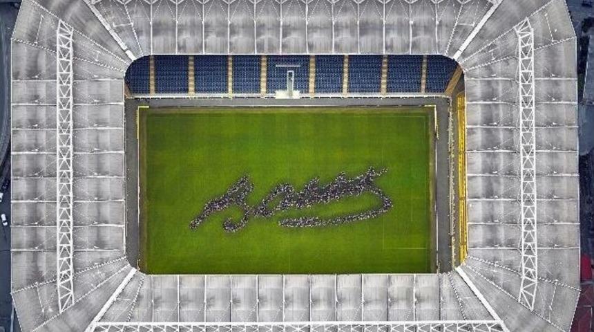 Ş&uuml;kr&uuml; Saracoğlu'na 1907 Kişiyle Atat&uuml;rk'&uuml;n İmzası Atıldı