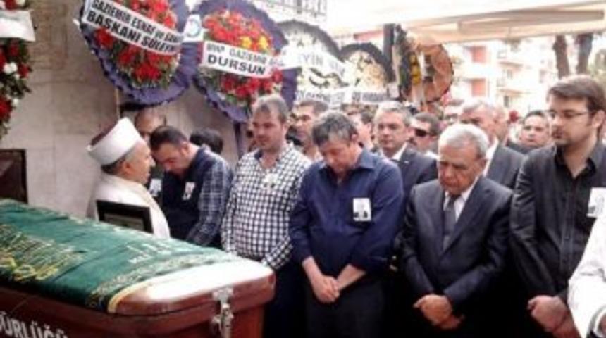 Kalbine Yenilen Fikret Kar Toprağa Verildi