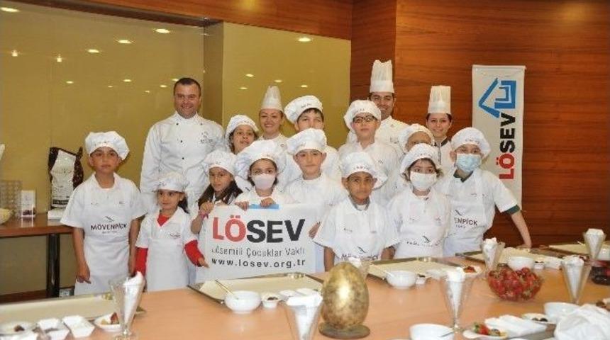 Lösemili Çocuklar 23 Nisan'ı Çikolata Yaparak Kutladı