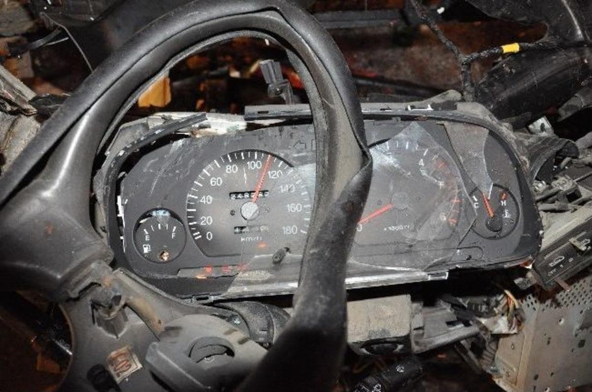 Kamyonet, Karpuz Y&uuml;kl&uuml; Seyyar Kamyonete &Ccedil;arptı: 2 Yaralı