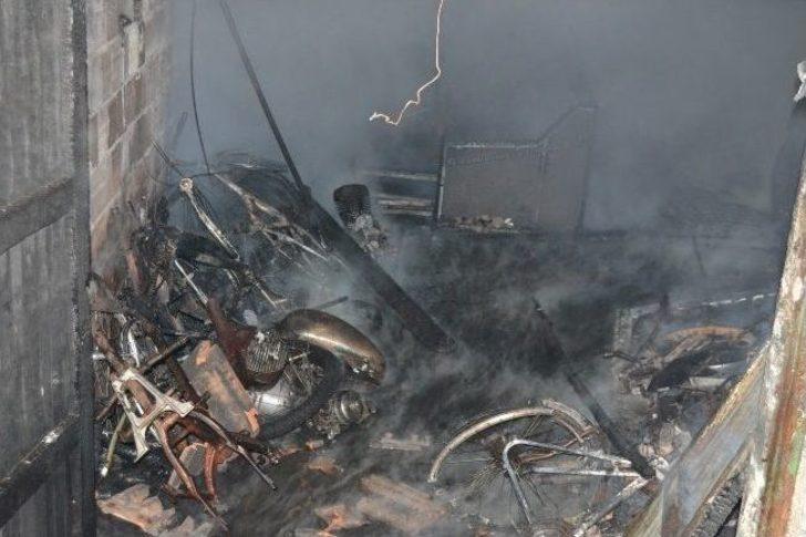 Fethiye’de Depo Yangını 3 İşyerini Kül Etti G3