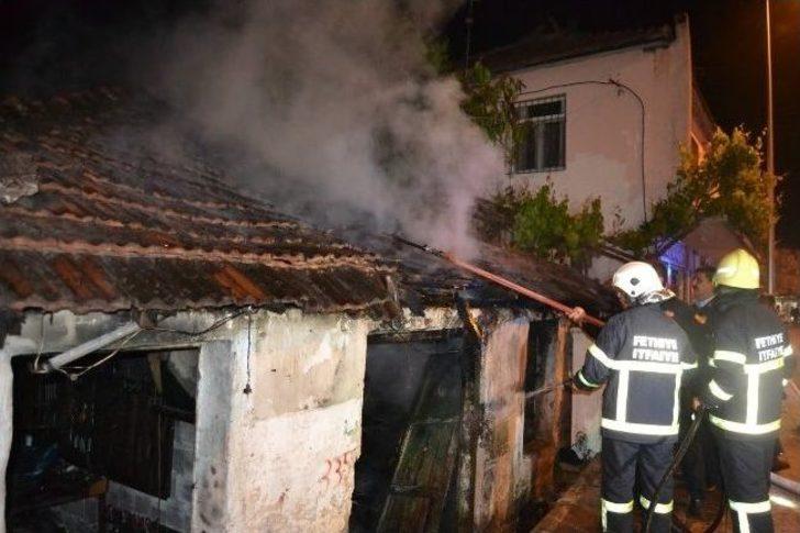 Fethiye’de Depo Yangını 3 İşyerini Kül Etti G5