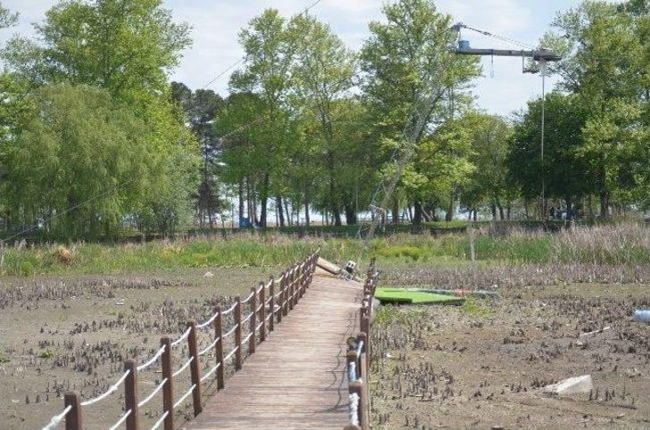 (özel Haber) Türkiye'nin En Büyük Su Kayağı Tesisi Kuraklığa Yenildi G5