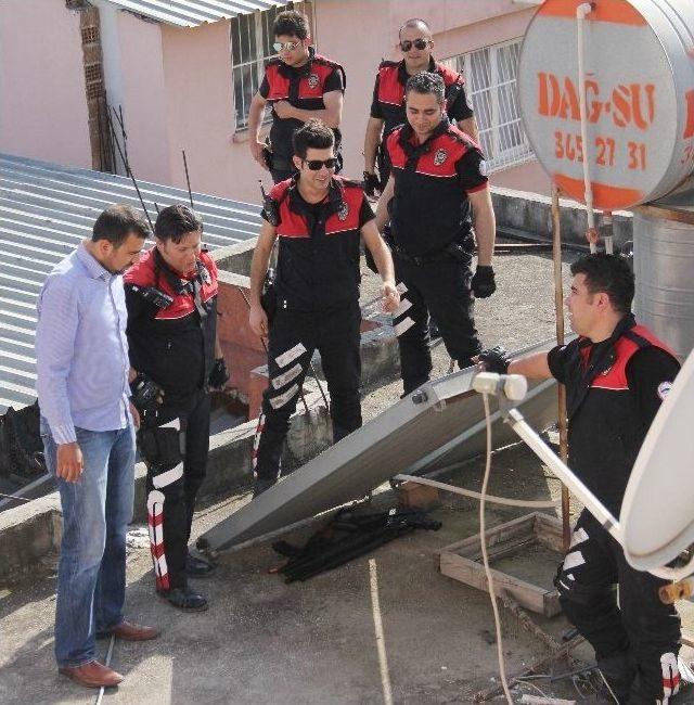 (özel Haber) Damdan Cephanelik Çıktı