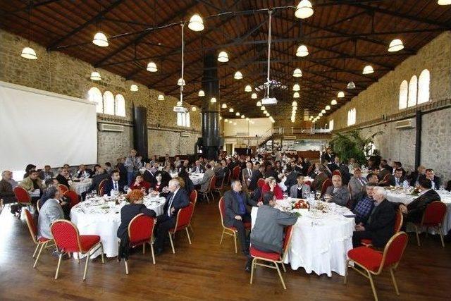Konak ta "halkın Belediyesi" İ&ccedil;in İlk Adım Atıldı 1