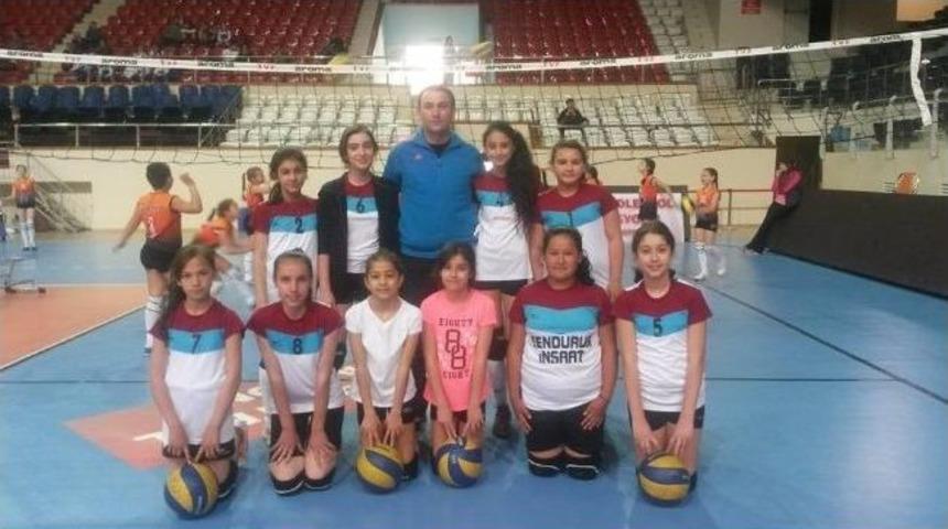 &Ouml;demiş Gen&ccedil;lik&rsquo;in Minik Voleybolcuları Final Grubunda