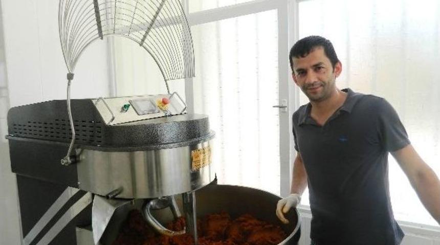 (&ouml;zel Haber) "z&uuml;ğ&uuml;rt Ağa"dan Etkilenip Fabrika Kurdu