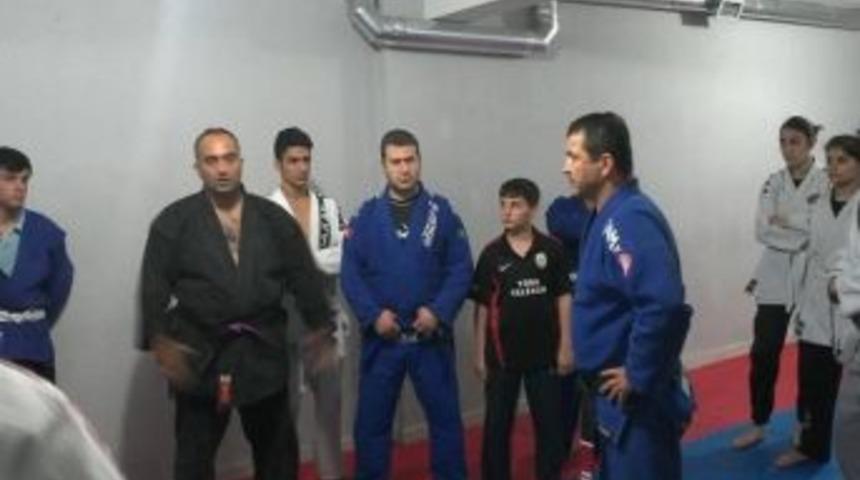 &Uuml;nl&uuml; Jiu Jiutsu Ustası Brazilian Eskişehir'de