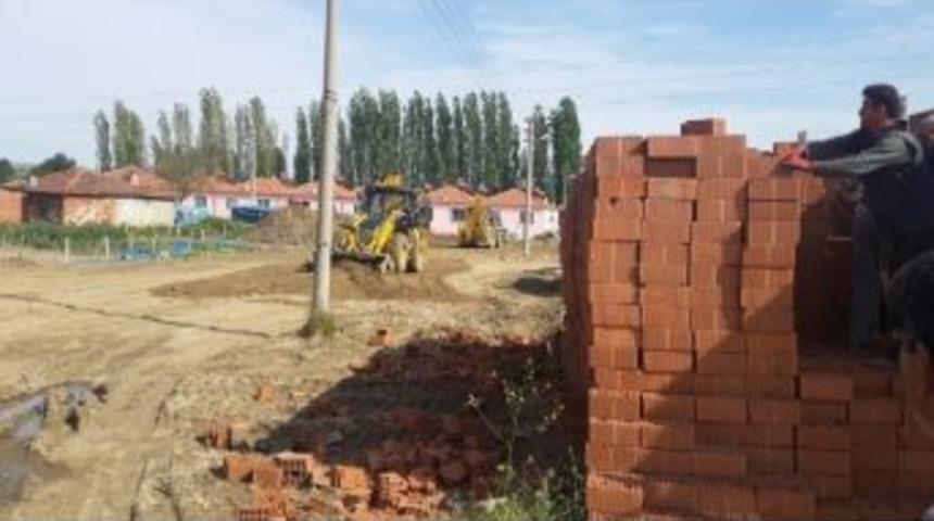 K&ouml;pr&uuml;başı Belediyesi 11 Yeni Sanayi D&uuml;kkanı Yapıyor