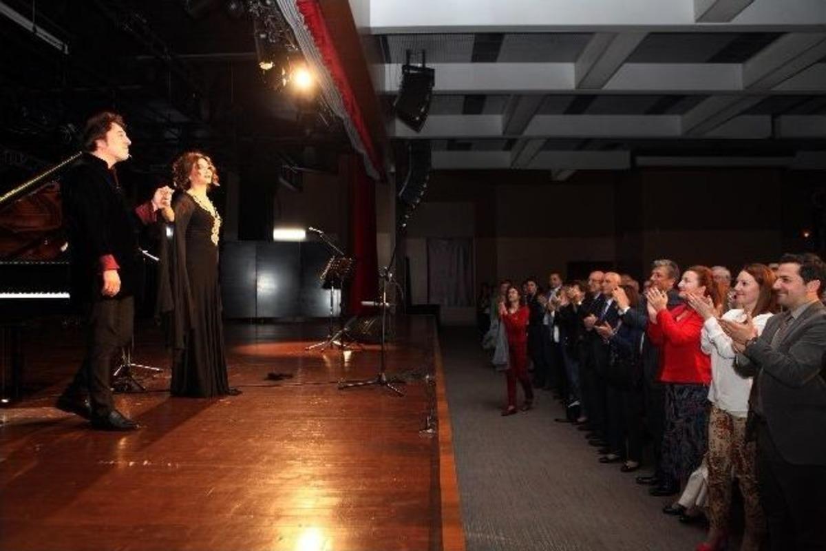 Piyanonun Dili Nazım&rsquo;da &Ccedil;&ouml;z&uuml;ld&uuml;