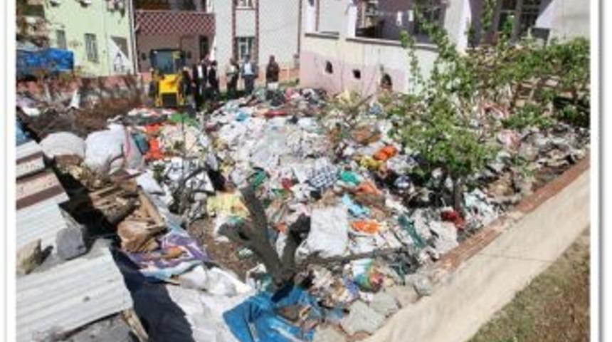 Evden 22 Kamyon 30 Trakt&ouml;r &Ccedil;&ouml;p &Ccedil;ıktı