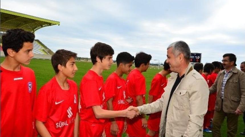 Başkan S&ouml;zen&rsquo;den U-14 Takımına Kutlama