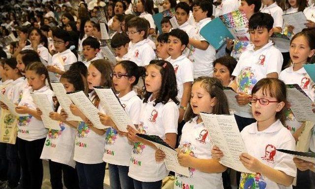 Cumhuriyet Çocukları Ankara’yı Özgürlük Şarkılarıyla Çınlattılar