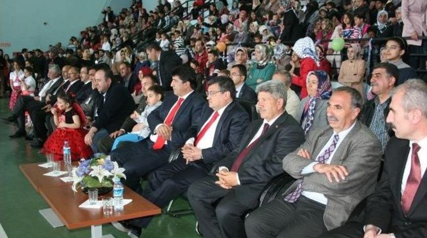 &Ccedil;ocukların G&ouml;sterileri B&uuml;y&uuml;k İlgiyle İzlendi