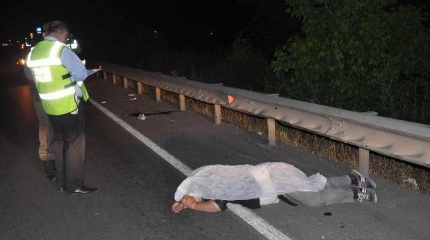 Manisa&rsquo;da Motosiklet Kazası: 2 &Ouml;l&uuml;