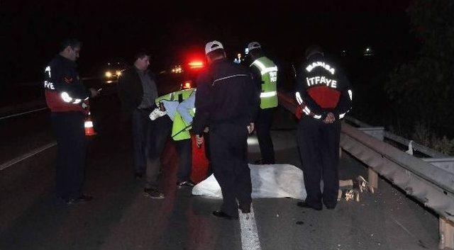 Manisa&rsquo;da Motosiklet Kazası: 2 &Ouml;l&uuml; 1