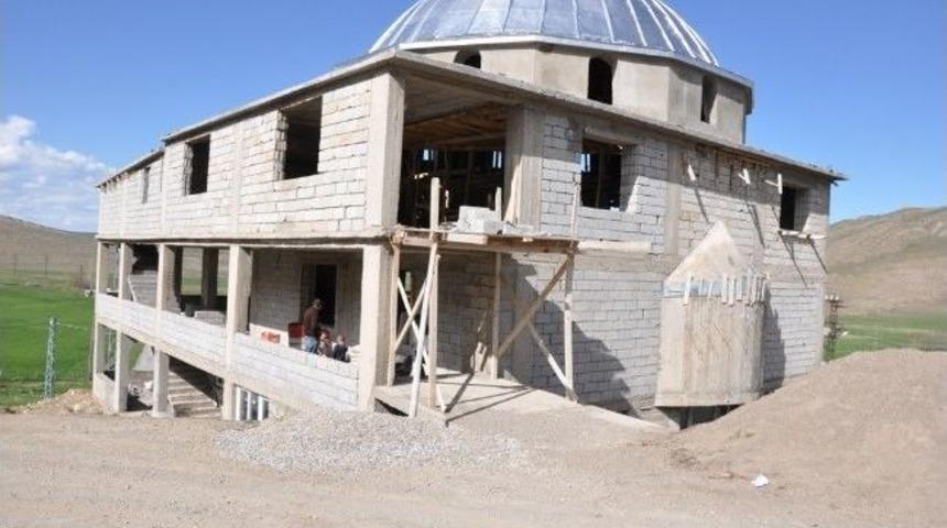 Cami İnşaatı Yarıda Kaldı