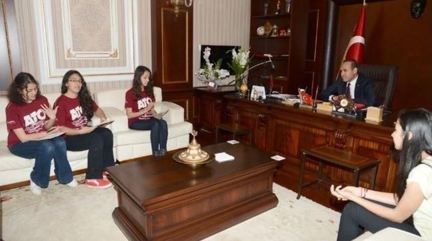 H&uuml;seyin S&ouml;zl&uuml; İlk R&ouml;portajını Lise &Ouml;ğrencilerine Verdi