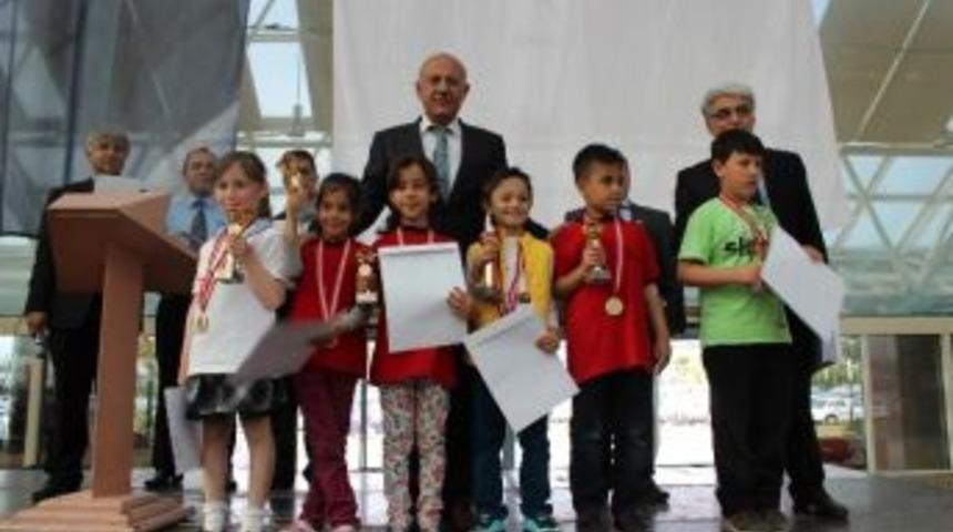 Satran&ccedil; Turnuvası&rsquo;na Rekor Katılım