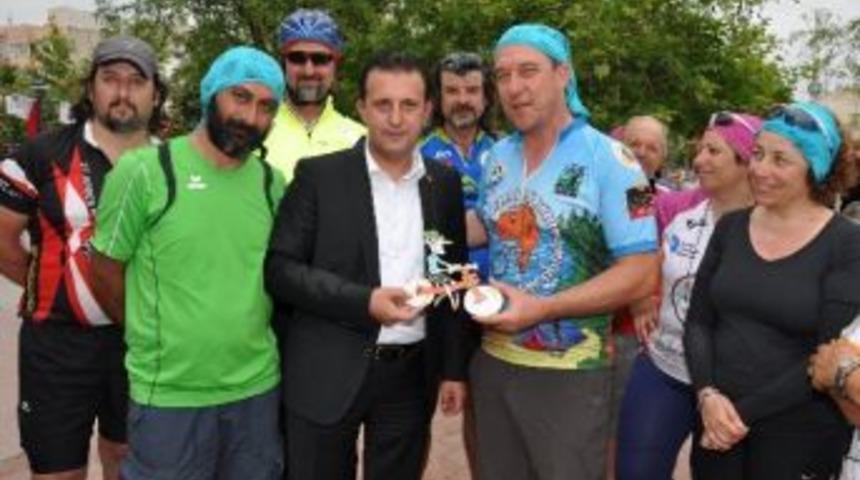 Menderes'in Başkanı Soylu'dan Bisiklet&ccedil;ilere M&uuml;jde!