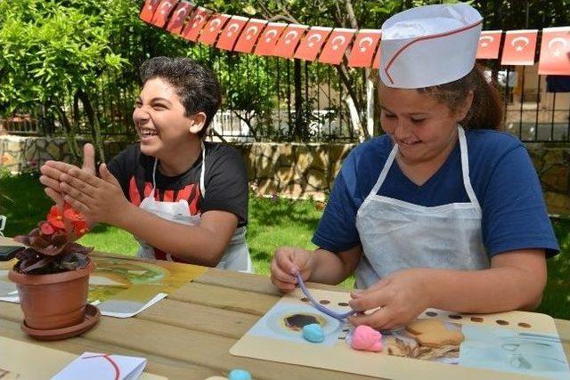 Konyaaltı Belediyesi’nden Çocuklara Kurabiye Şenliği