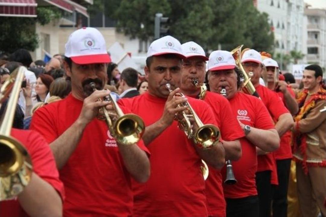 Gaziemir'den D&uuml;nyaya Barış Mesajları