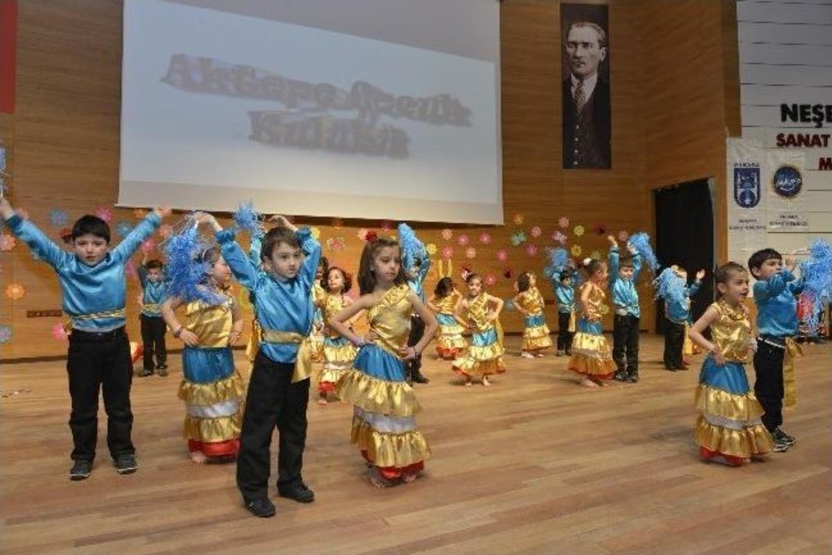 &Ccedil;ocuk Kul&uuml;plerinden 23 Nisan Kutlaması