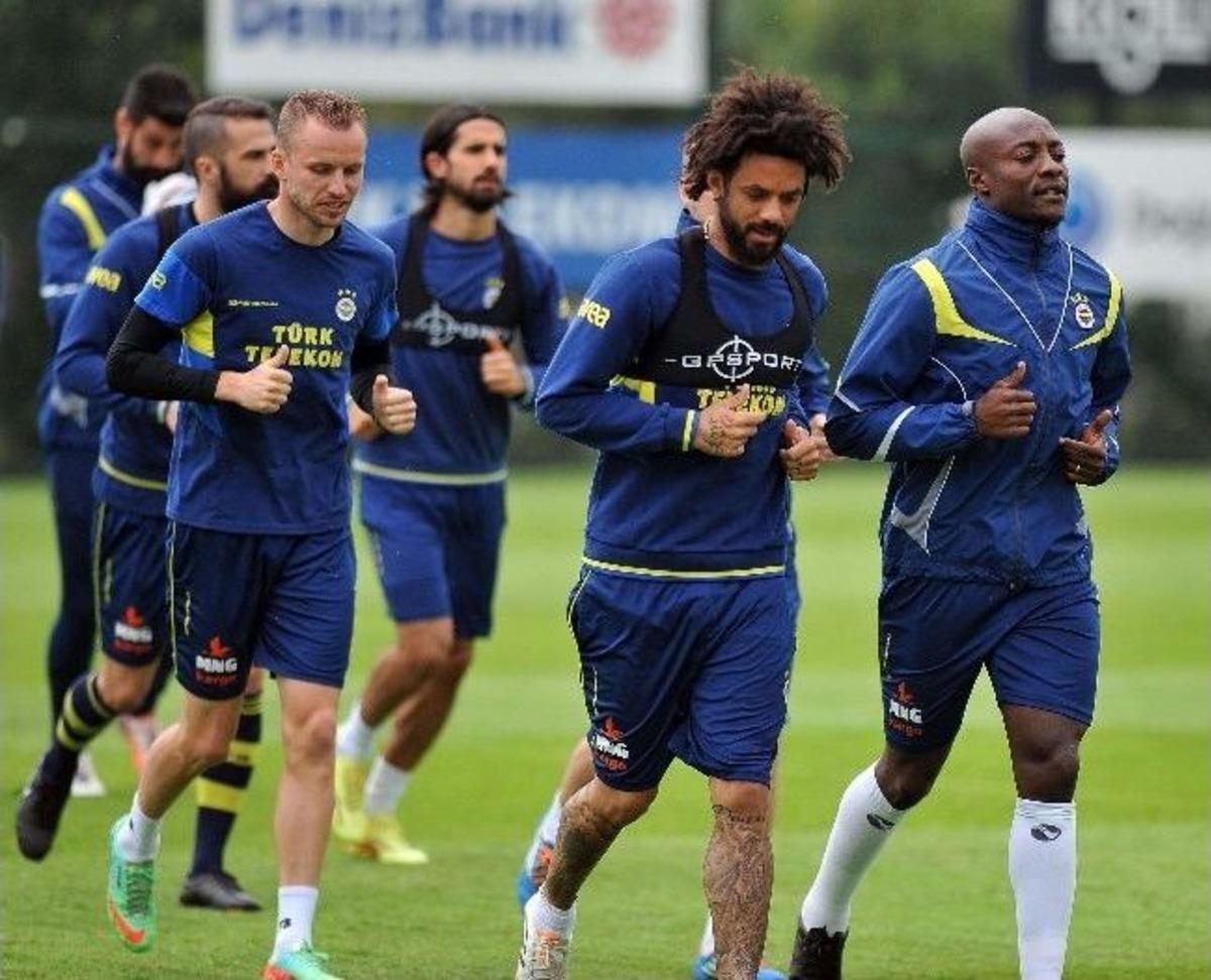 Fenerbah&ccedil;e, &Ccedil;aykur Rizespor Ma&ccedil;ının Hazırlıklarını S&uuml;rd&uuml;rd&uuml;