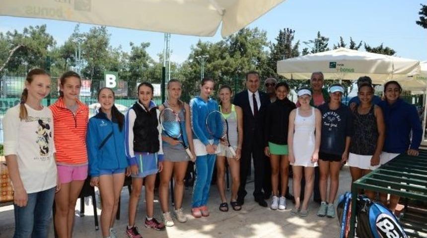 S&ouml;zl&uuml; Adana Tenis Dağ Ve Su Sporları Kul&uuml;b&uuml;&rsquo;nde