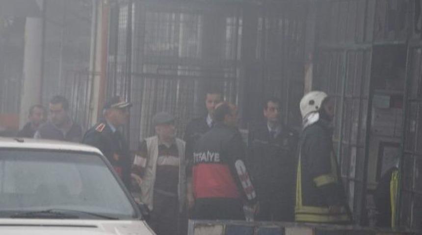 İşyerinde &Ccedil;ıkan Yangın Korkuttu