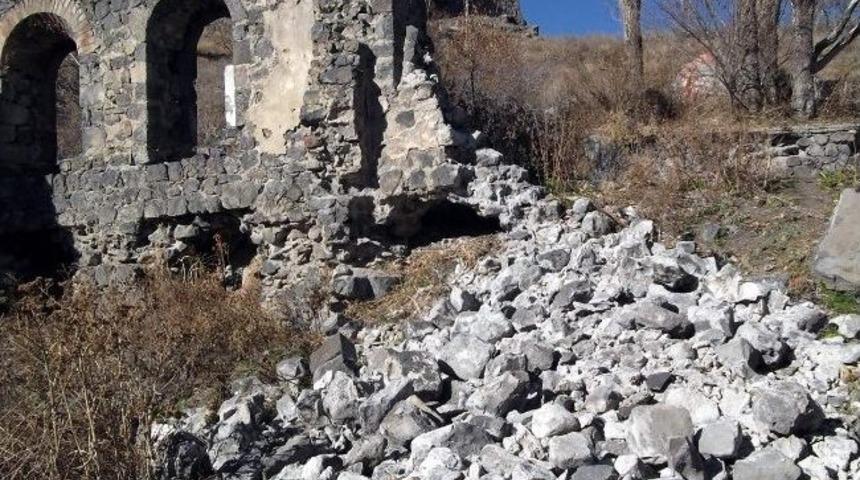 Tarihi Beylerbeyi Sarayı&rsquo;nın Durumu İ&ccedil;ler Acısı