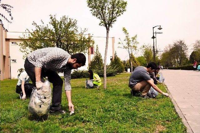 Ga&uuml;n &Ouml;ğrencilerinden Alkışlık Hareketler 1