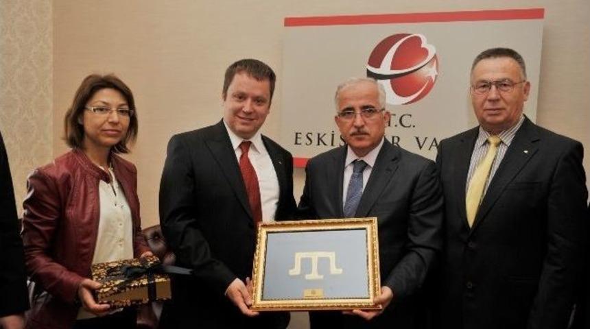 Eskişehir Kırım Derneği&rsquo;nden Vali Tuna&rsquo;ya Ziyaret