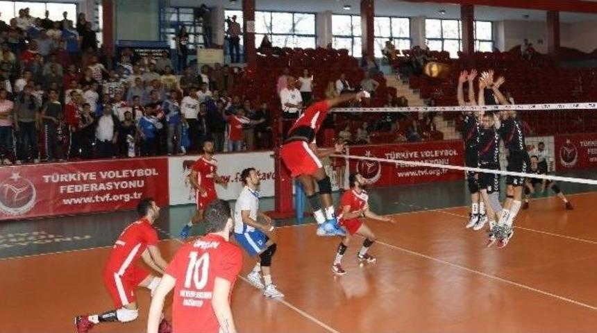 Şahinbey Voleybolda Şampiyonluk &Ouml;yk&uuml;s&uuml;