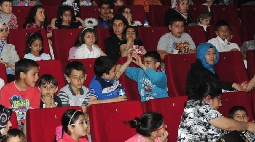 Karaman'da &Ccedil;ocuklar Sinema Etkinliğinde Buluştu