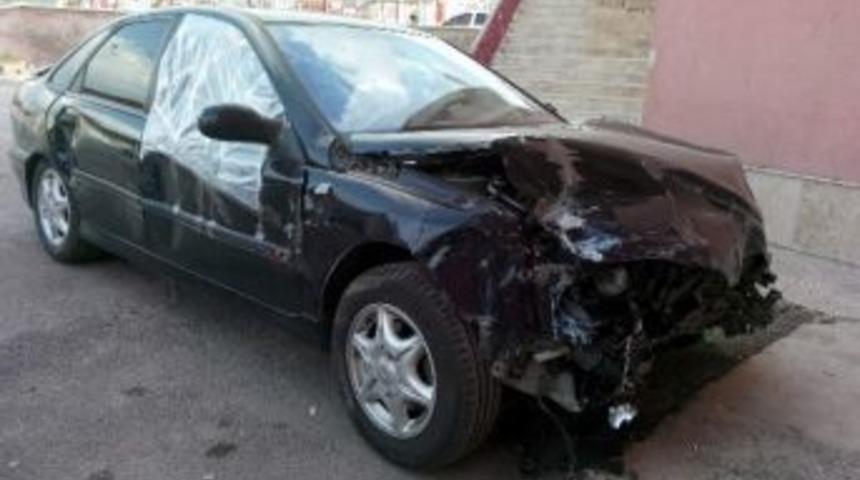 Sivas&rsquo;ta Trafik Kazası: 3 Yaralı