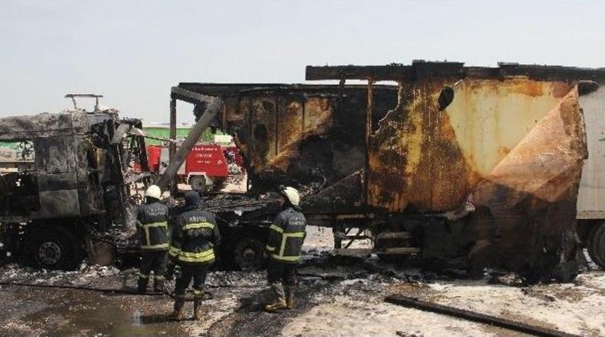 Cep Telefonu Tır'ı Demir Yığınına &Ccedil;evirdi