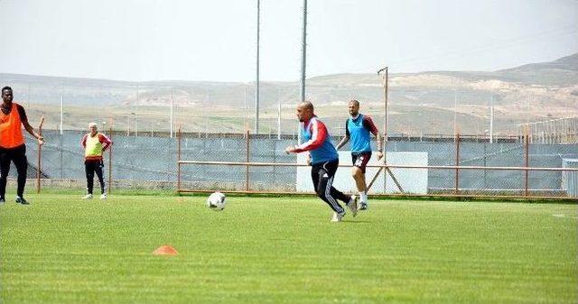 Sivasspor, Beşiktaş Ma&ccedil;ının Hazırlıklarını S&uuml;rd&uuml;r&uuml;yor 2