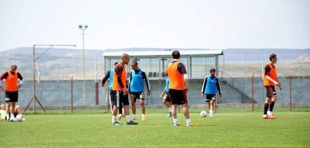 Sivasspor, Beşiktaş Ma&ccedil;ının Hazırlıklarını S&uuml;rd&uuml;r&uuml;yor 3