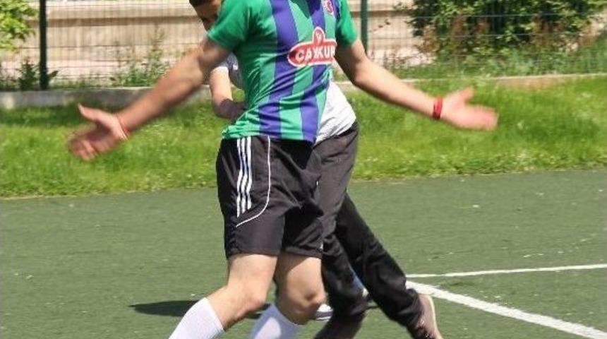 Zihinsel Engelli Gen&ccedil;lerin Futboldaki Başarısı