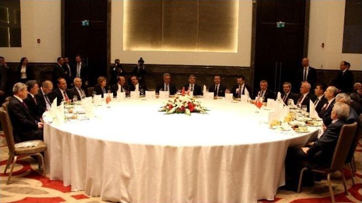 G&uuml;l: "kurallar İ&ccedil;inde Demokratik Şartlarda Cumhurbaşkanı Se&ccedil;ilecektir"