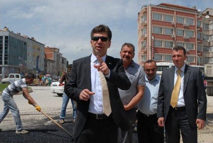 Başkan İşçilerle Birlikte Asfalt Döktü... G5