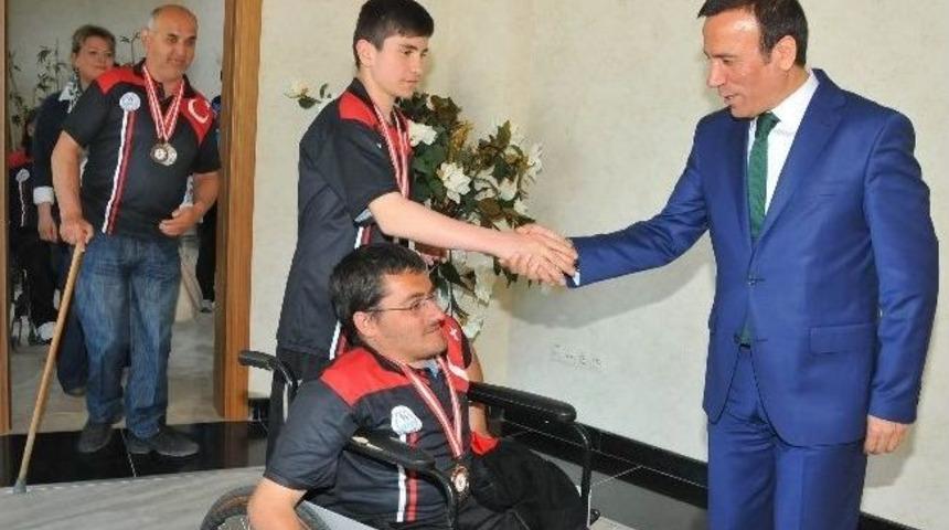 Ekspres Engelliler Spor Kul&uuml;b&uuml;&rsquo;nden Gen&ccedil;&rsquo;e Ziyaret